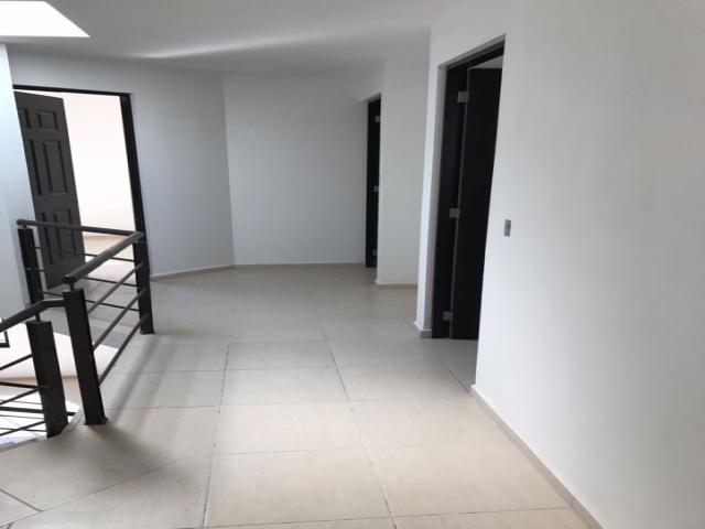 #13 - Casa para Venta en Querétaro - QRO - 3